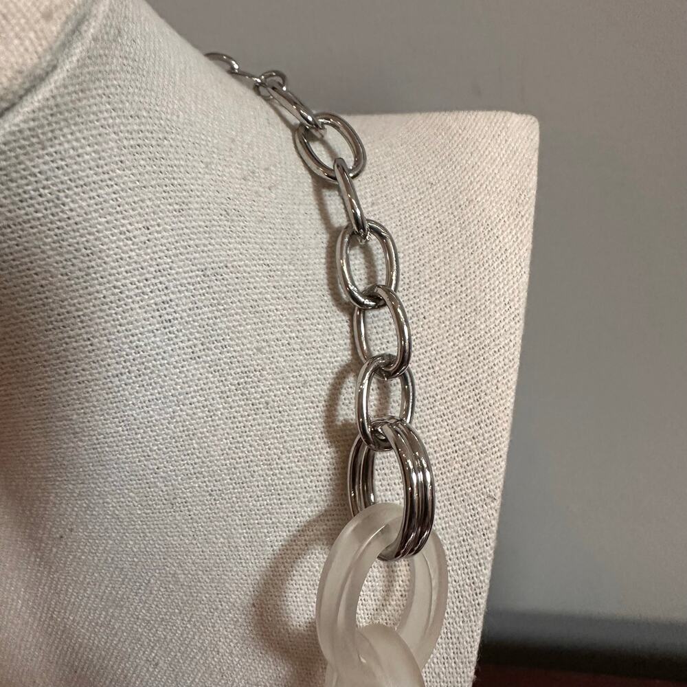 R.J. Graziano Frosted Lucite Chain Links Necklace Statement Jewelry White Silver - Picture 9 of 15